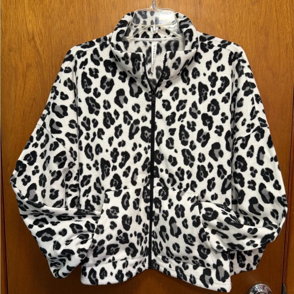 Fabletics Black and White Leopard Polar Fleece Zip-Up - Size 1X - Picture 2 of 7